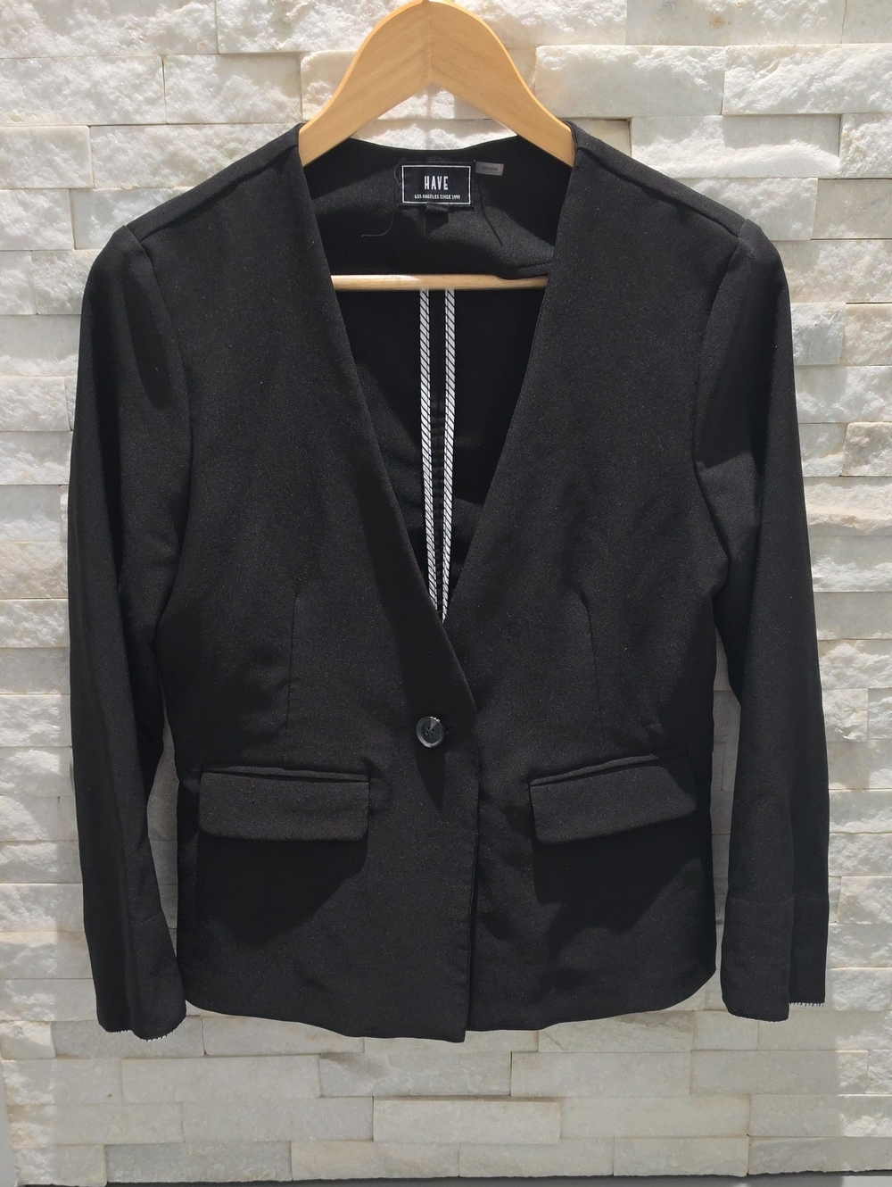 Have Women's Black V-Neck Single-Button Blazer